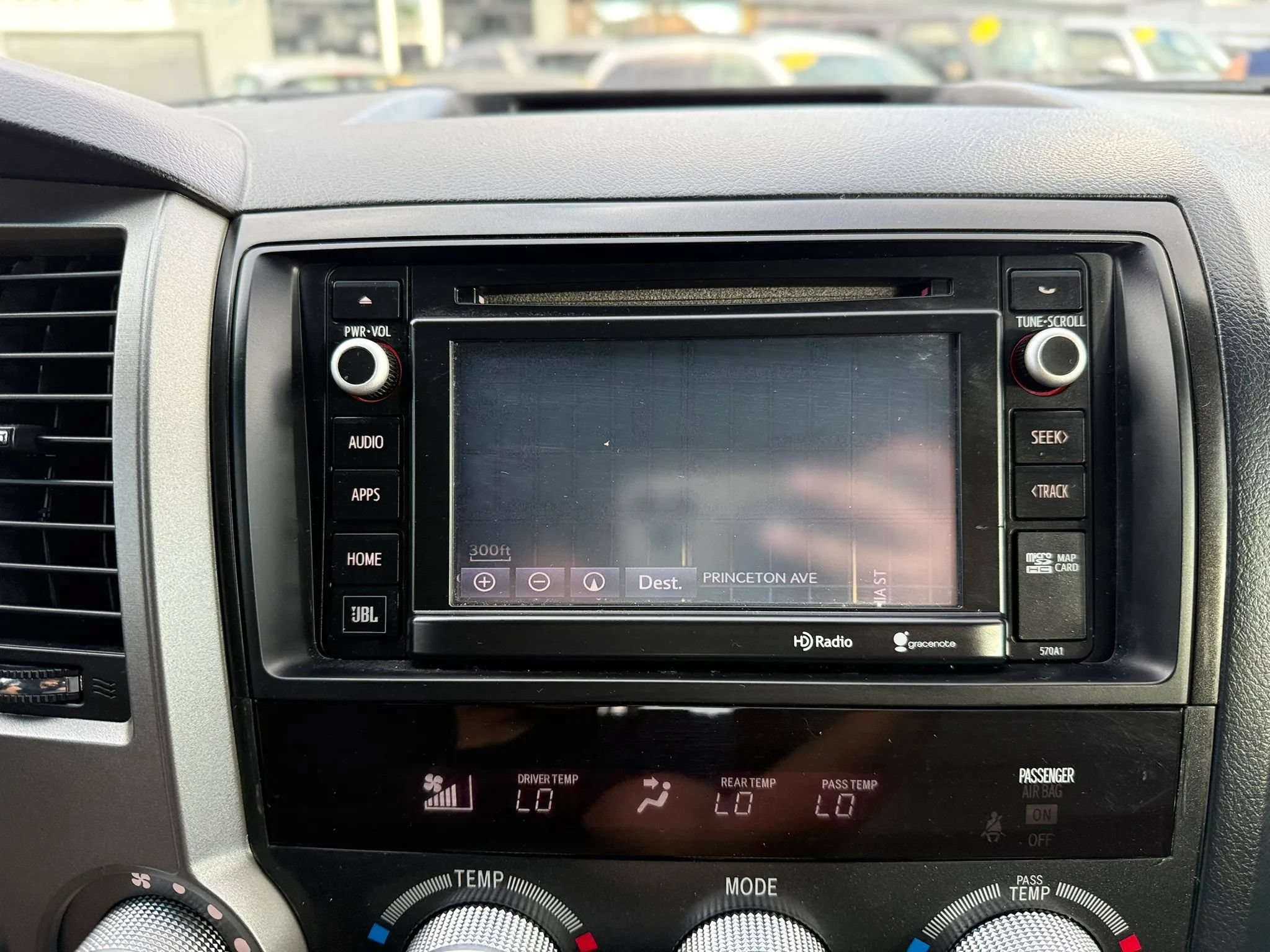 Used 2014 Toyota Sequoia Platinum w/ Preferred Accessory Package AWD/4WD image 35