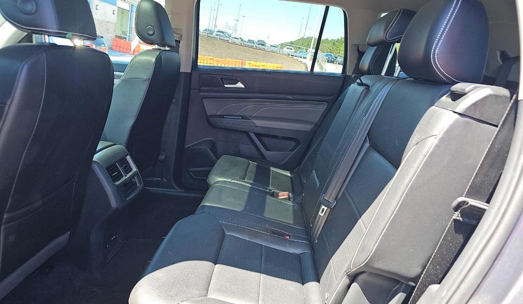 Used 2022 Volkswagen Atlas SEL AWD/4WD image 16