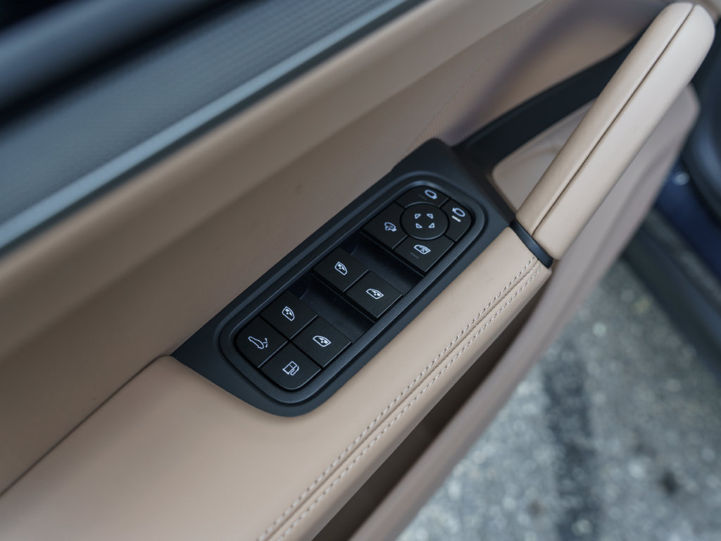 New 2026 Porsche Cayenne E-Hybrid AWD/4WD image 16