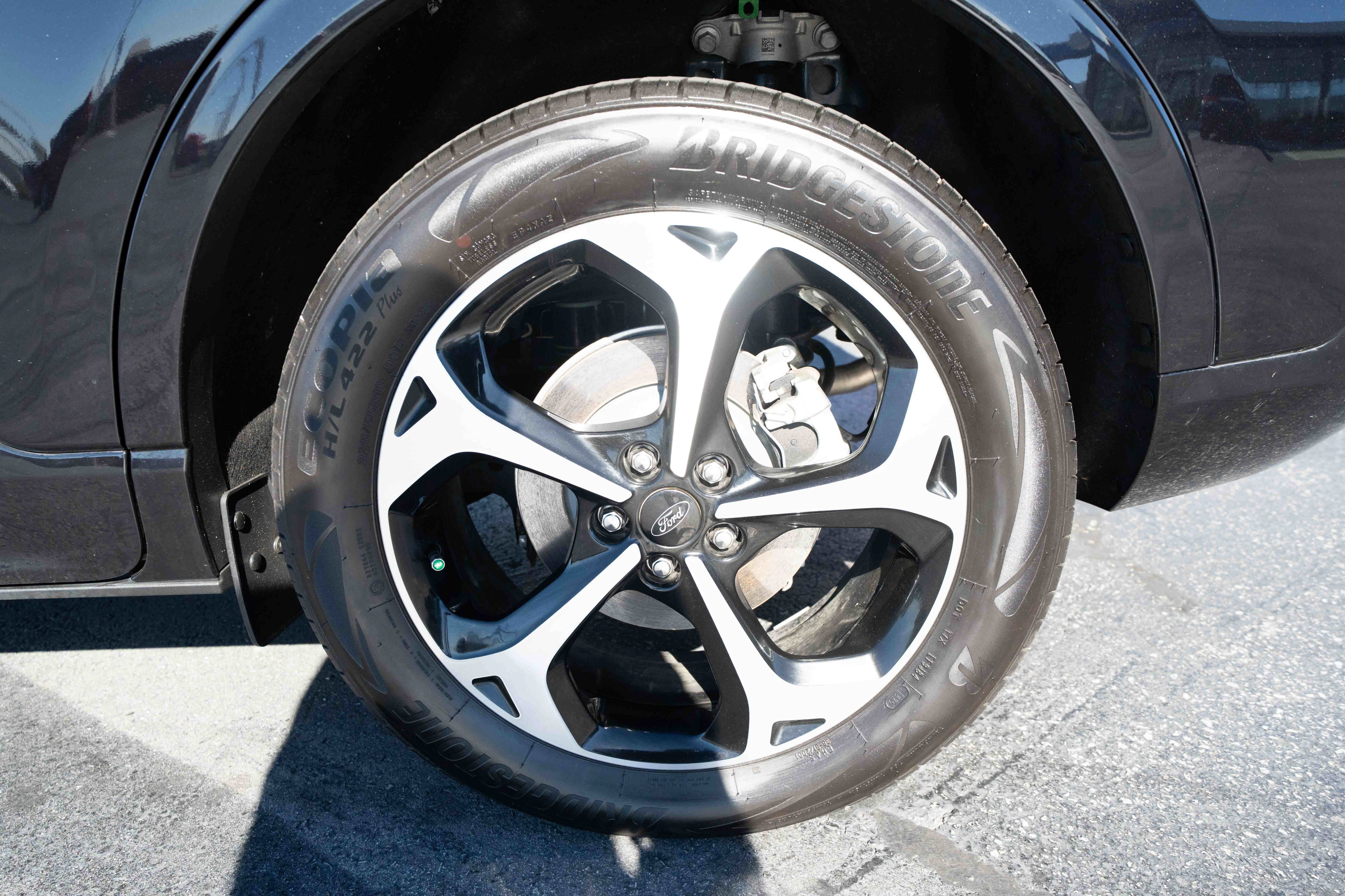 Used 2025 Ford Escape ST-Line Elite w/ Premium Technology Package AWD/4WD image 30