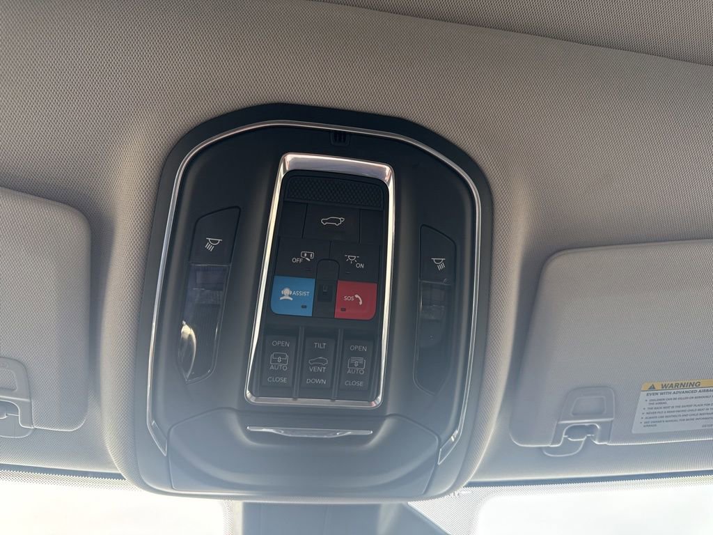 Used 2023 Jeep Grand Cherokee 4WD 4xe image 31