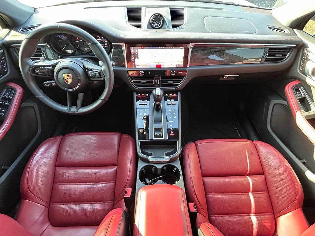 Used 2024 Porsche Macan AWD/4WD image 10