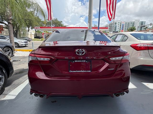 Used 2018 Toyota Camry XSE image 7