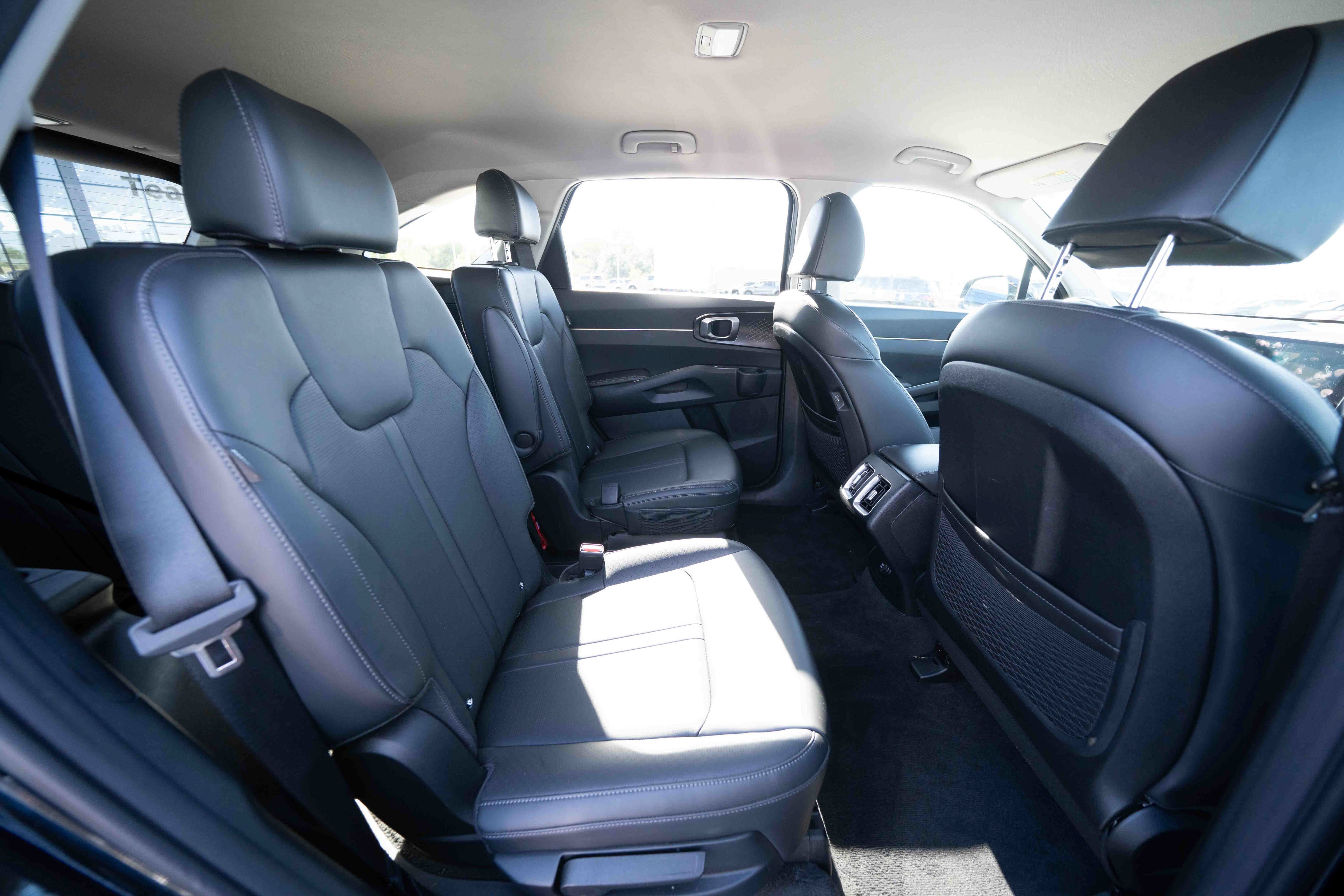 Used 2025 Kia Sorento EX FWD image 25
