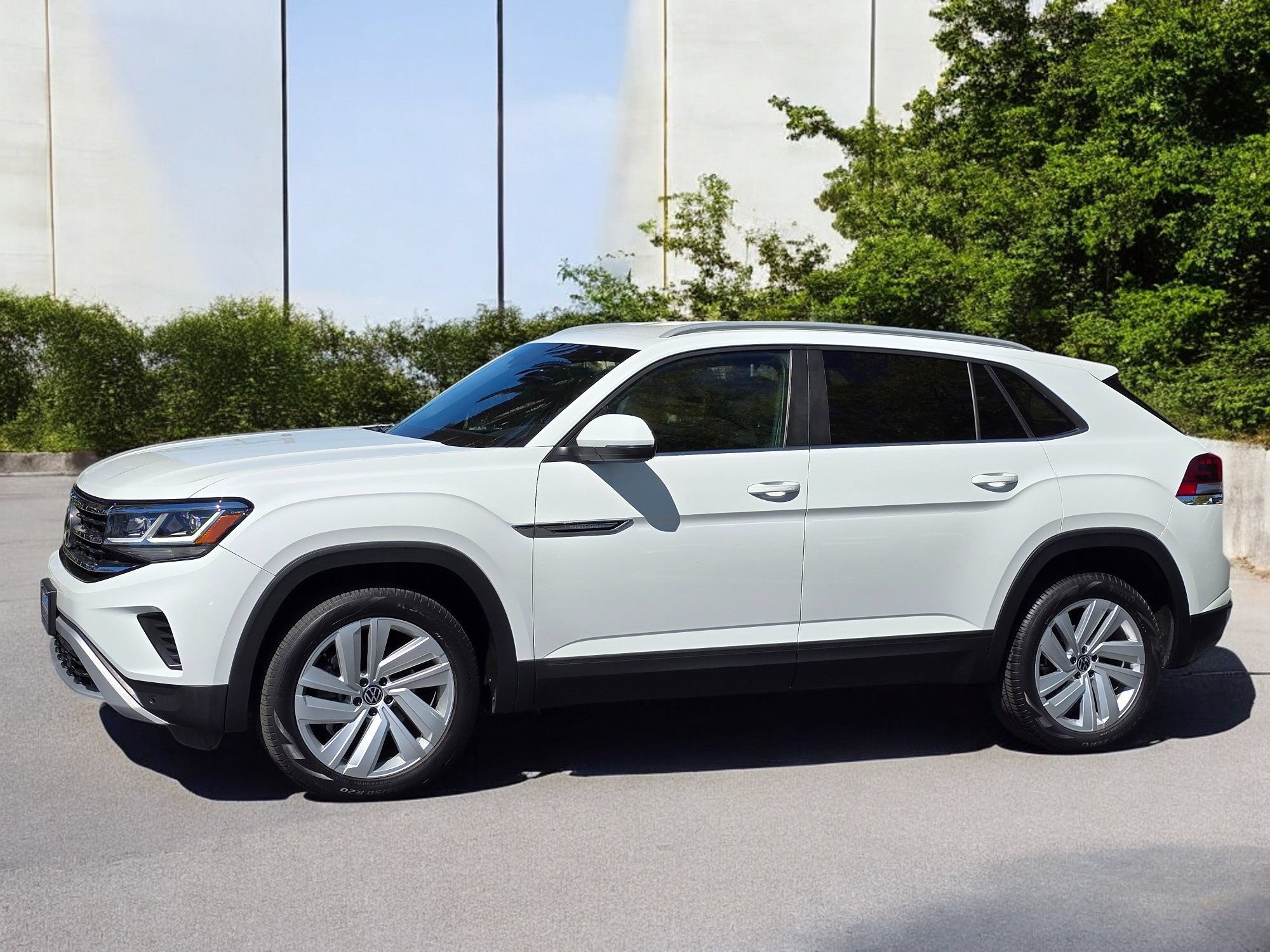 Used 2021 Volkswagen Atlas Cross Sport SE AWD/4WD image 9
