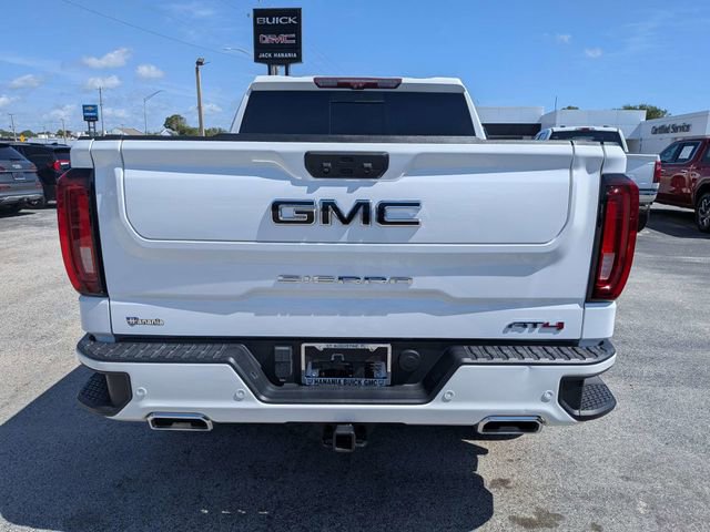 Used 2022 GMC Sierra 1500 AT4 w/ Technology Package AWD/4WD image 4