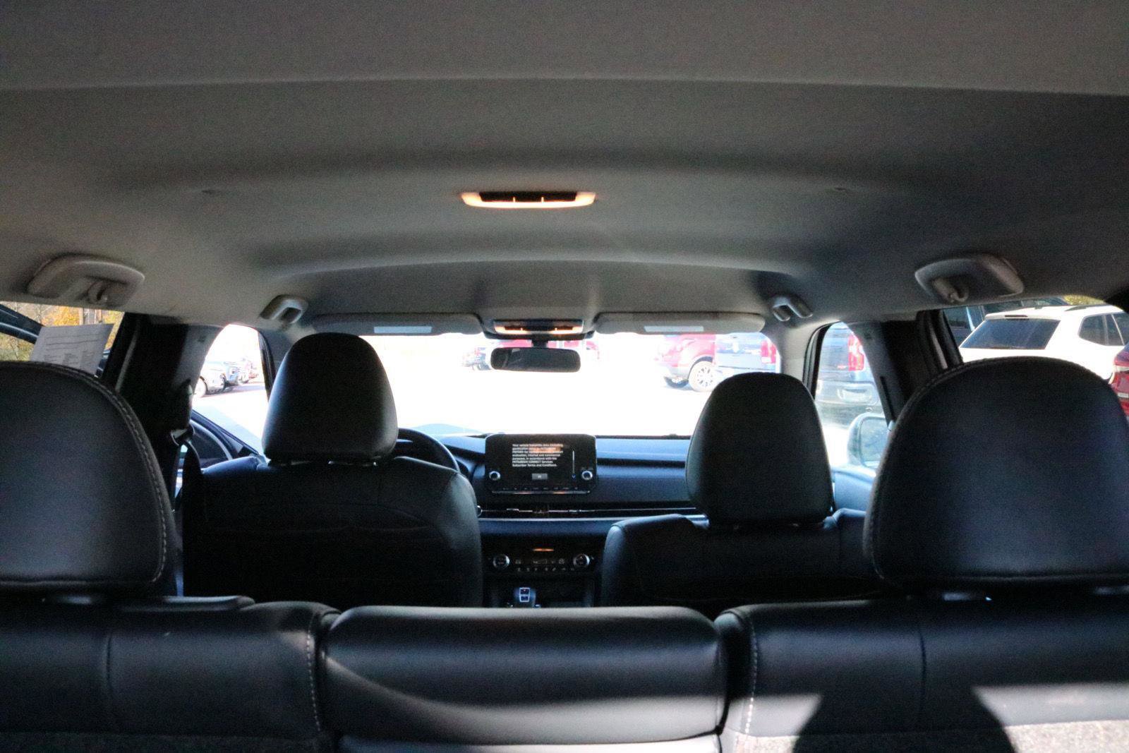 Used 2024 Mitsubishi Outlander SE image 16