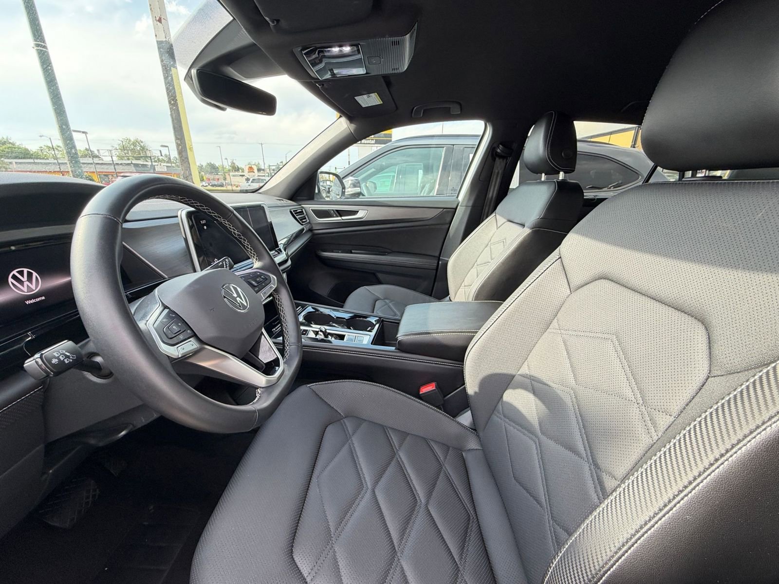 Used 2025 Volkswagen Atlas Cross Sport SE AWD/4WD image 28