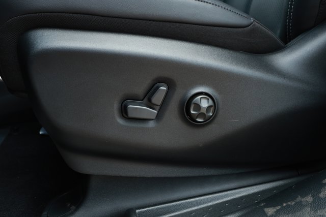 New 2027 Chrysler Pacifica Select FWD image 24