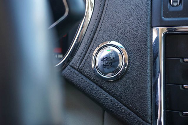 Used 2019 Lincoln Continental Select image 19