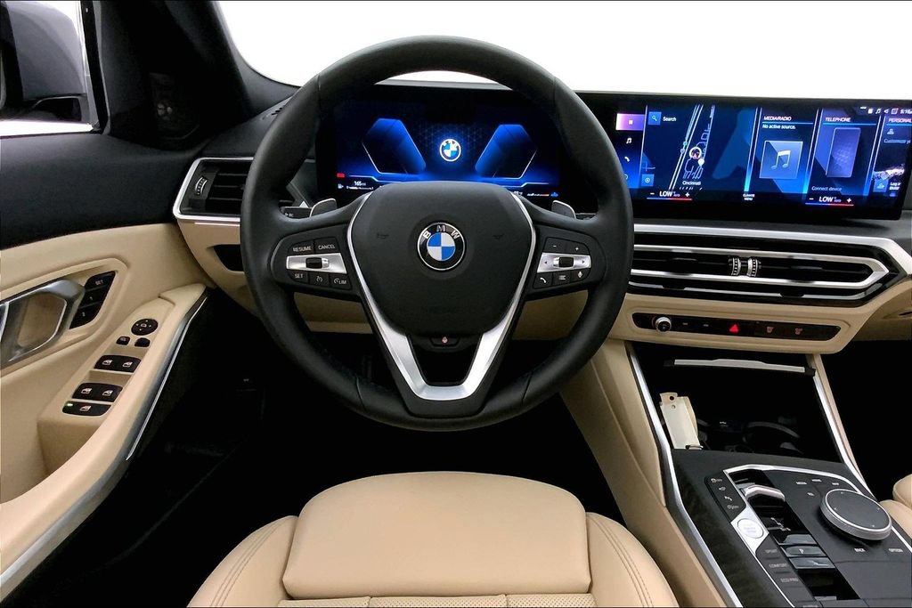 Used 2023 BMW 330i xDrive Sedan w/ Premium Package AWD/4WD image 4