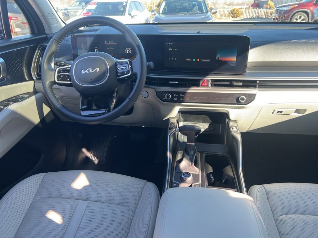 Certified 2025 Kia Sorento S w/ Panoramic Sunroof Package FWD image 18