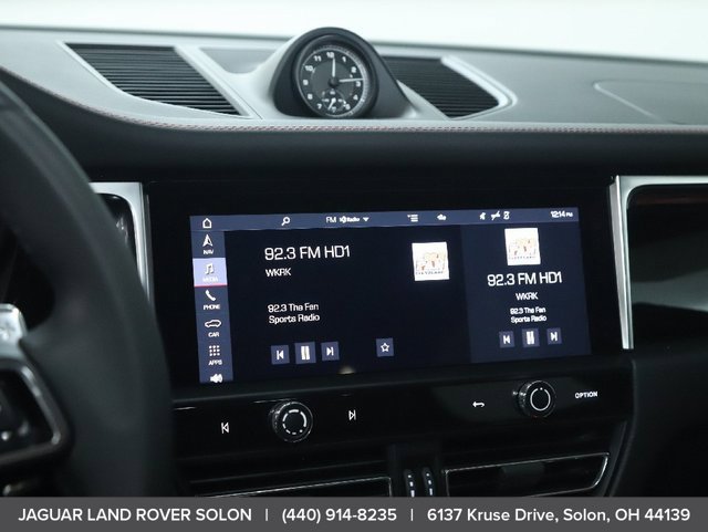 Used 2023 Porsche Macan AWD/4WD image 25