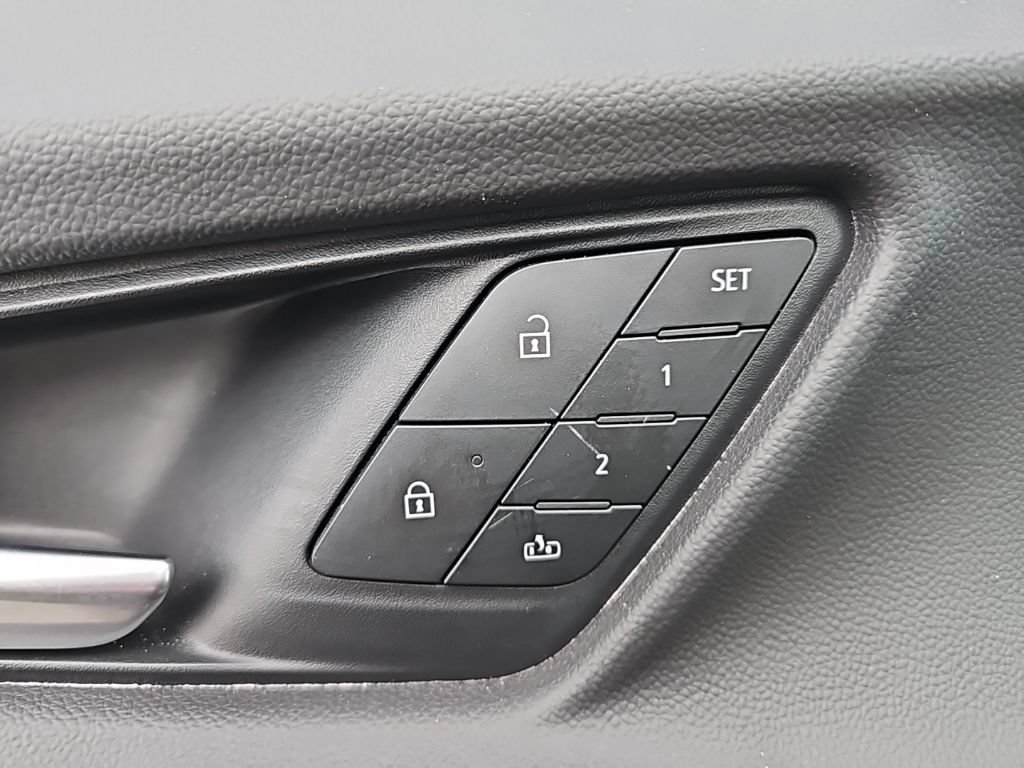 Certified 2026 Chevrolet Equinox ACTIV w/ Convenience Package III FWD image 9