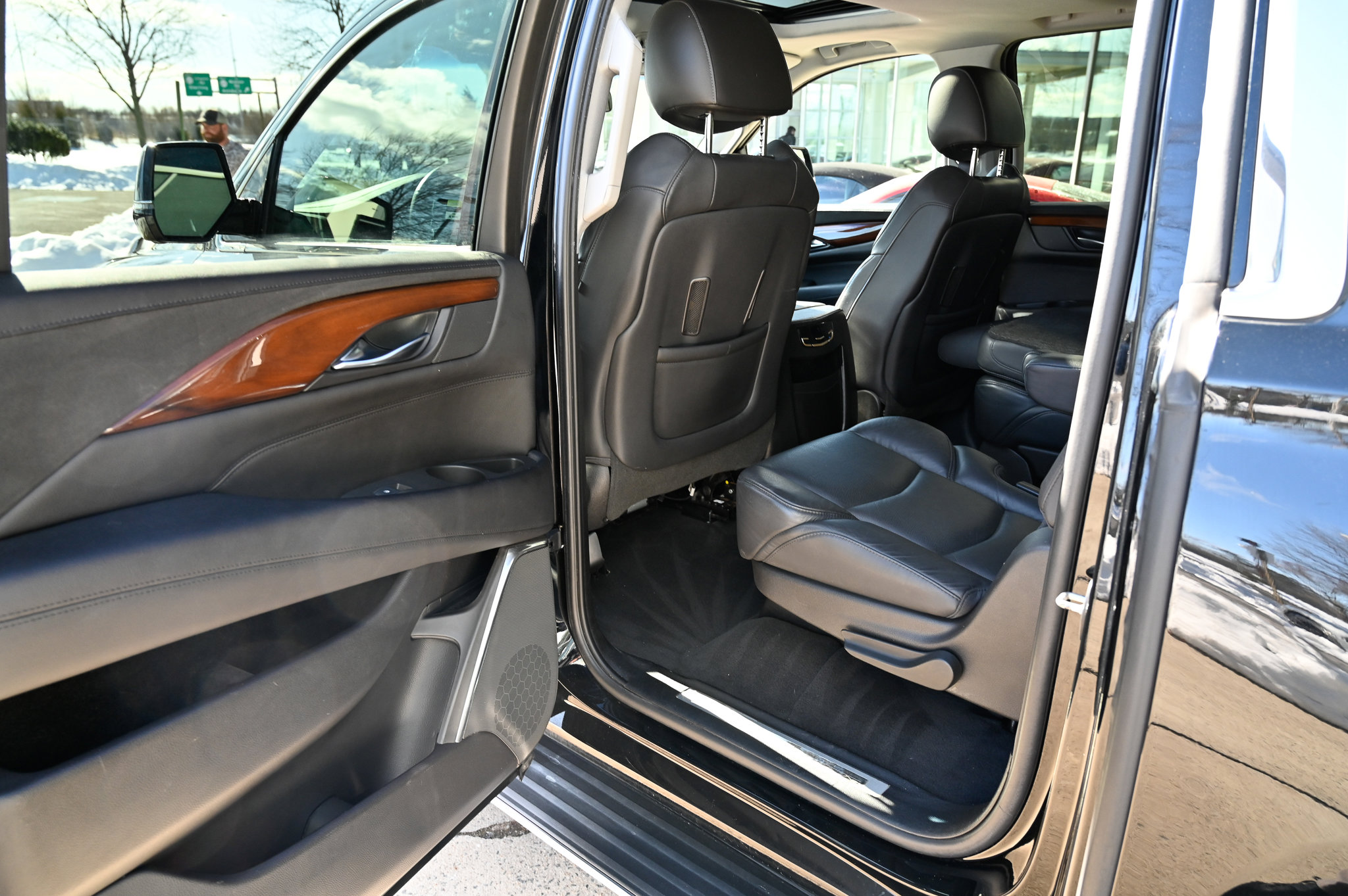 Used 2017 Cadillac Escalade ESV Luxury image 37