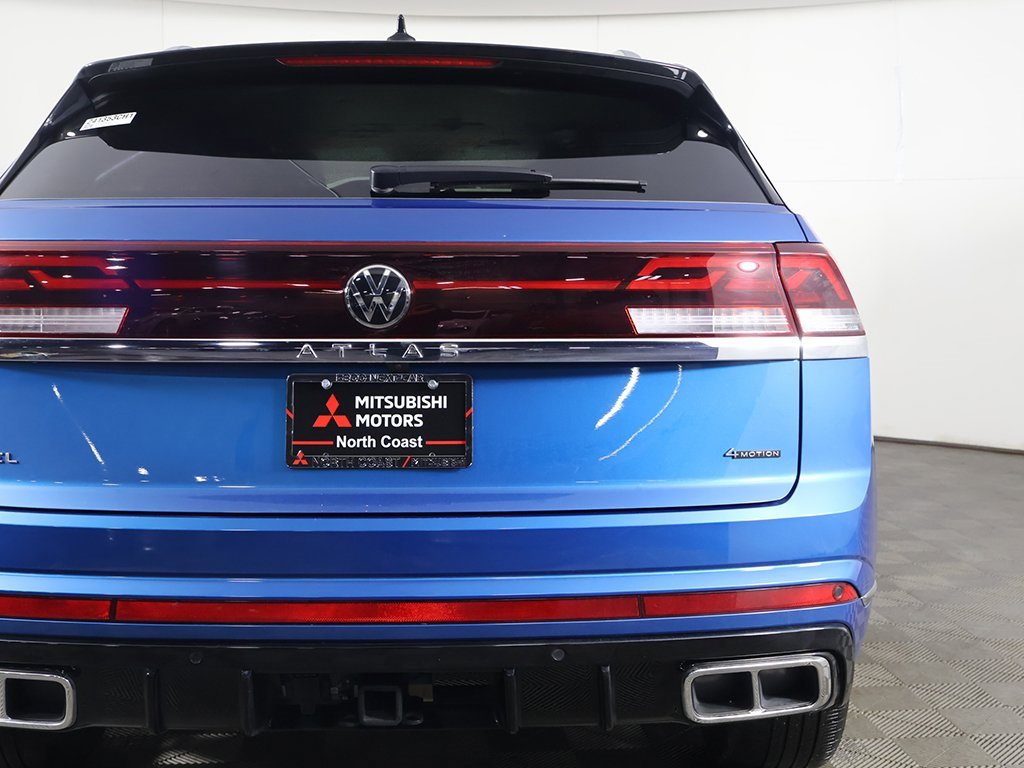 Used 2024 Volkswagen Atlas Cross Sport SEL R-Line image 18