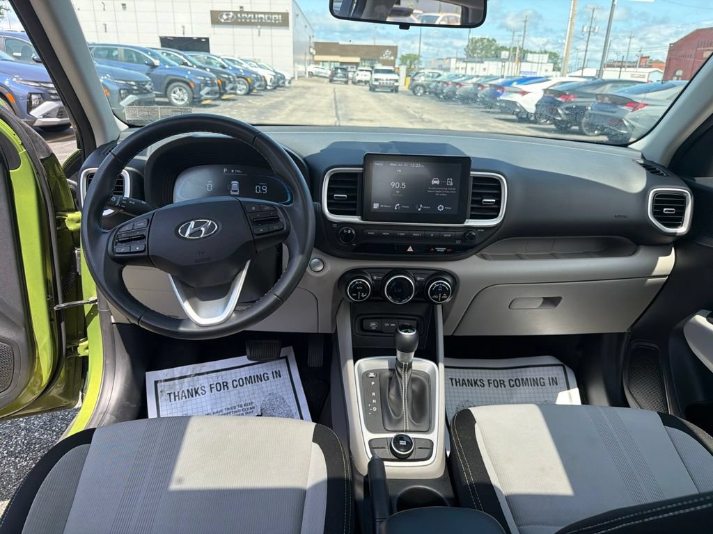 Certified 2024 Hyundai Venue SEL FWD image 18