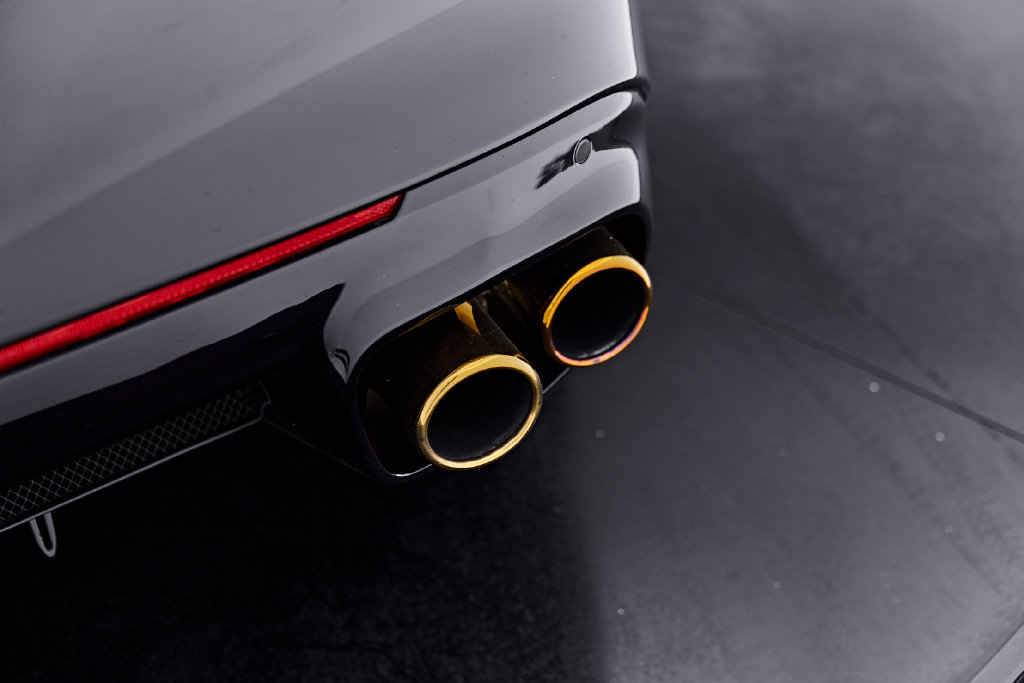 Used 2015 Ferrari F12 Berlinetta RWD image 31