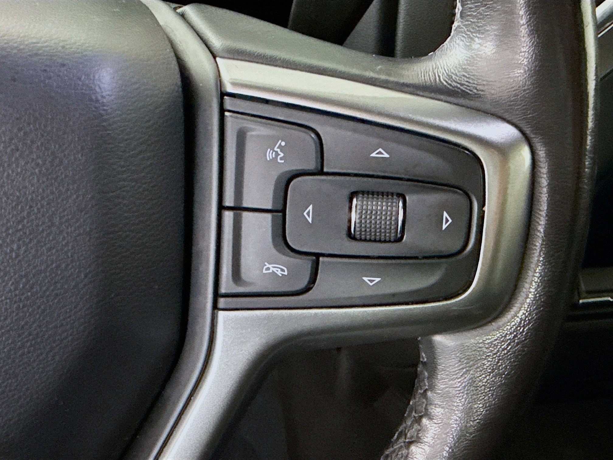 Used 2022 Chevrolet Silverado 1500 LT image 15