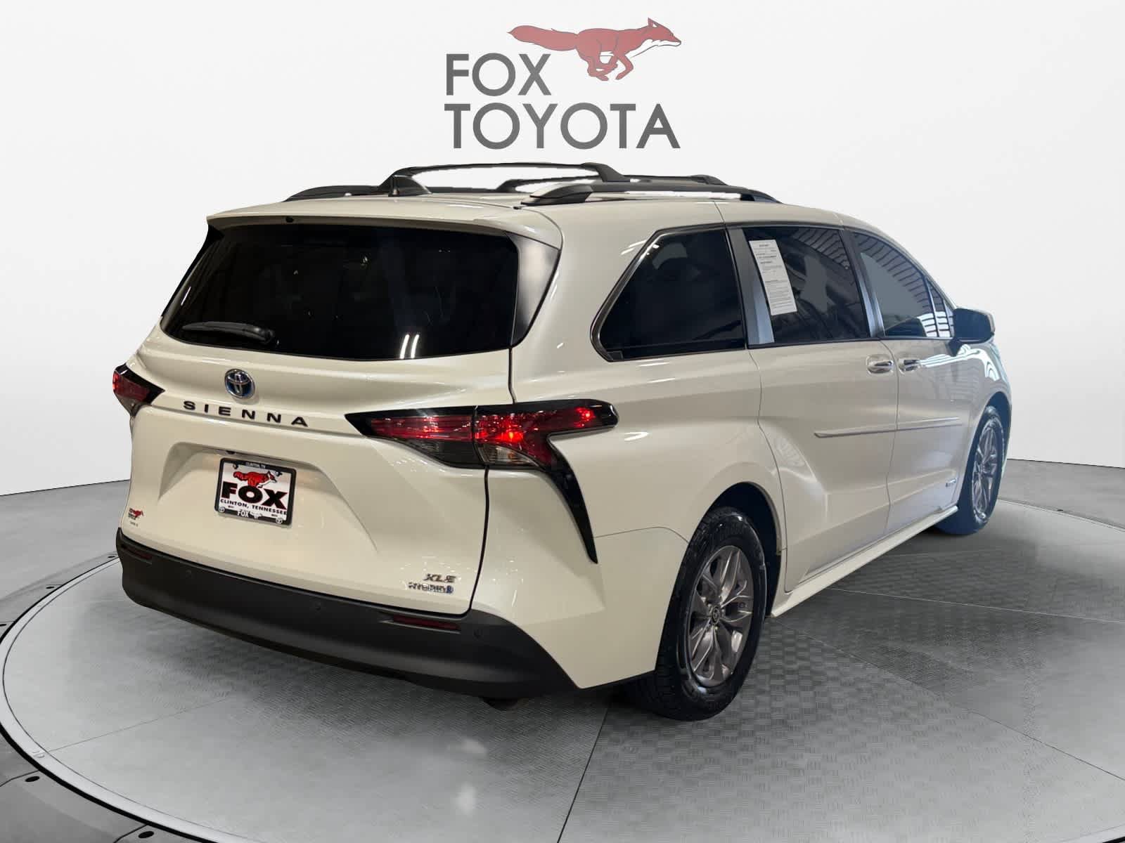Used 2021 Toyota Sienna XLE w/ XLE Plus Package FWD image 6