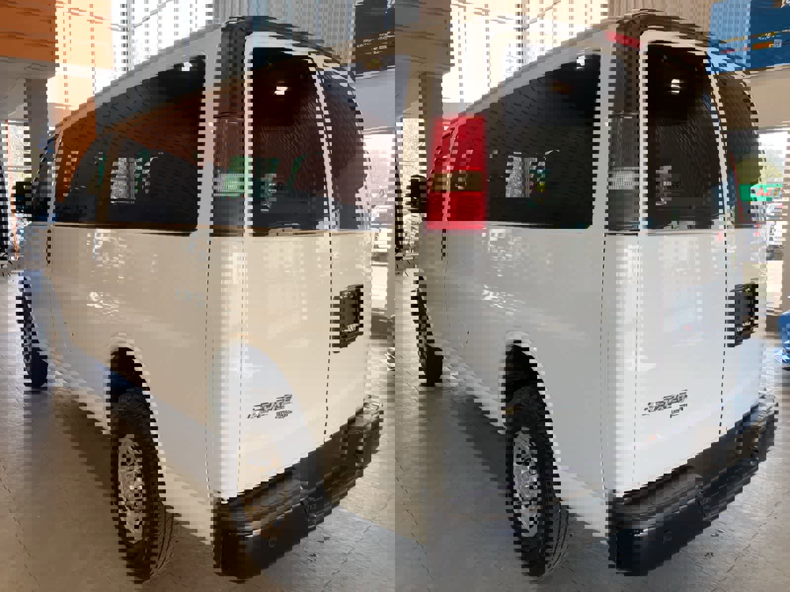 Used 2015 Chevrolet Express 3500 RWD image 7