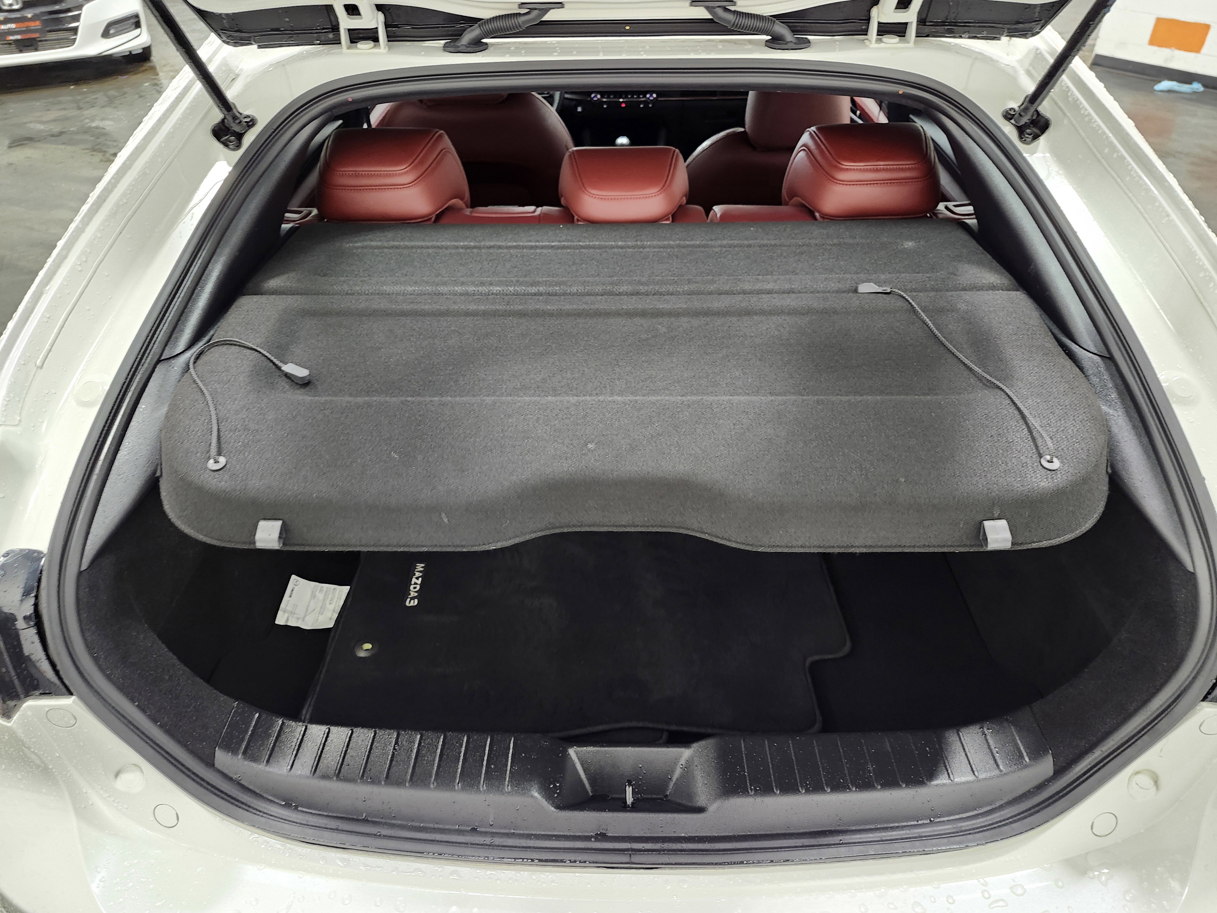 Used 2025 MAZDA MAZDA3 2.5 S Hatchback w/ Premium Pkg image 15