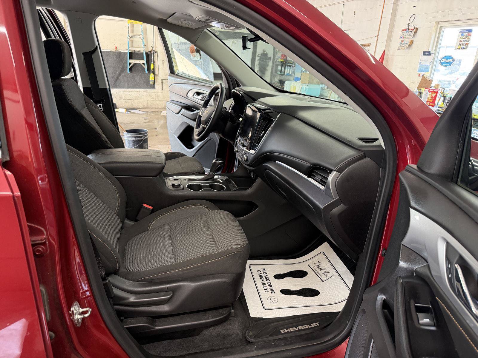 Used 2019 Chevrolet Traverse LT FWD image 28
