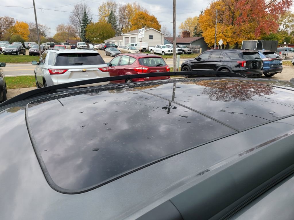 Used 2019 Ford Escape SEL image 17