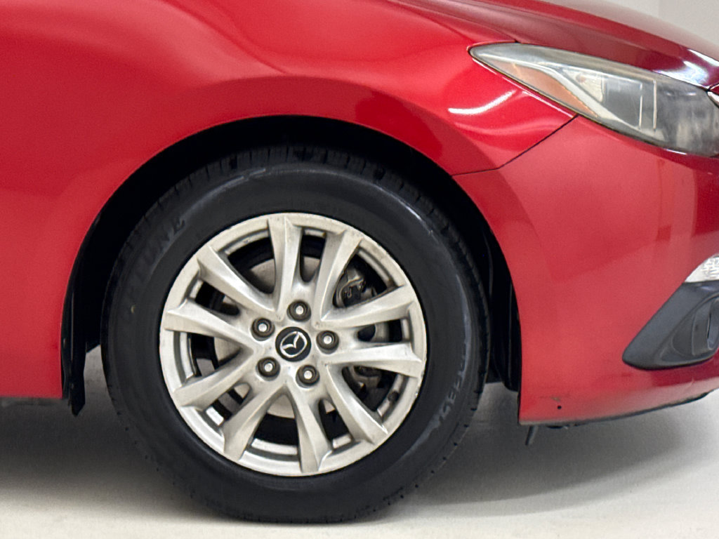 Used 2015 MAZDA MAZDA3 i Grand Touring w/ Appearance Package FWD image 6