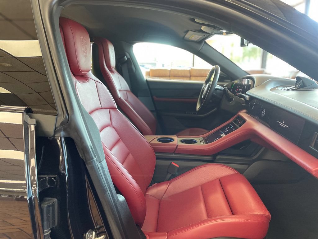 Used 2024 Porsche Taycan 4S w/ Technology Package (P6F) AWD/4WD image 25