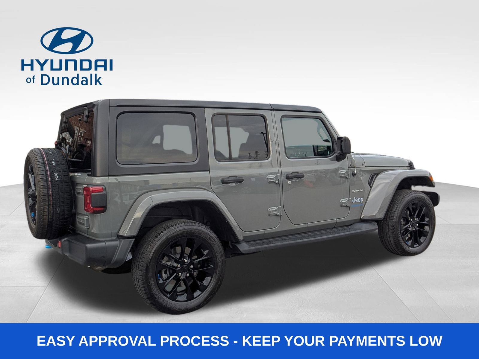 Used 2023 Jeep Wrangler Unlimited Sahara w/ Cold Weather Group image 12
