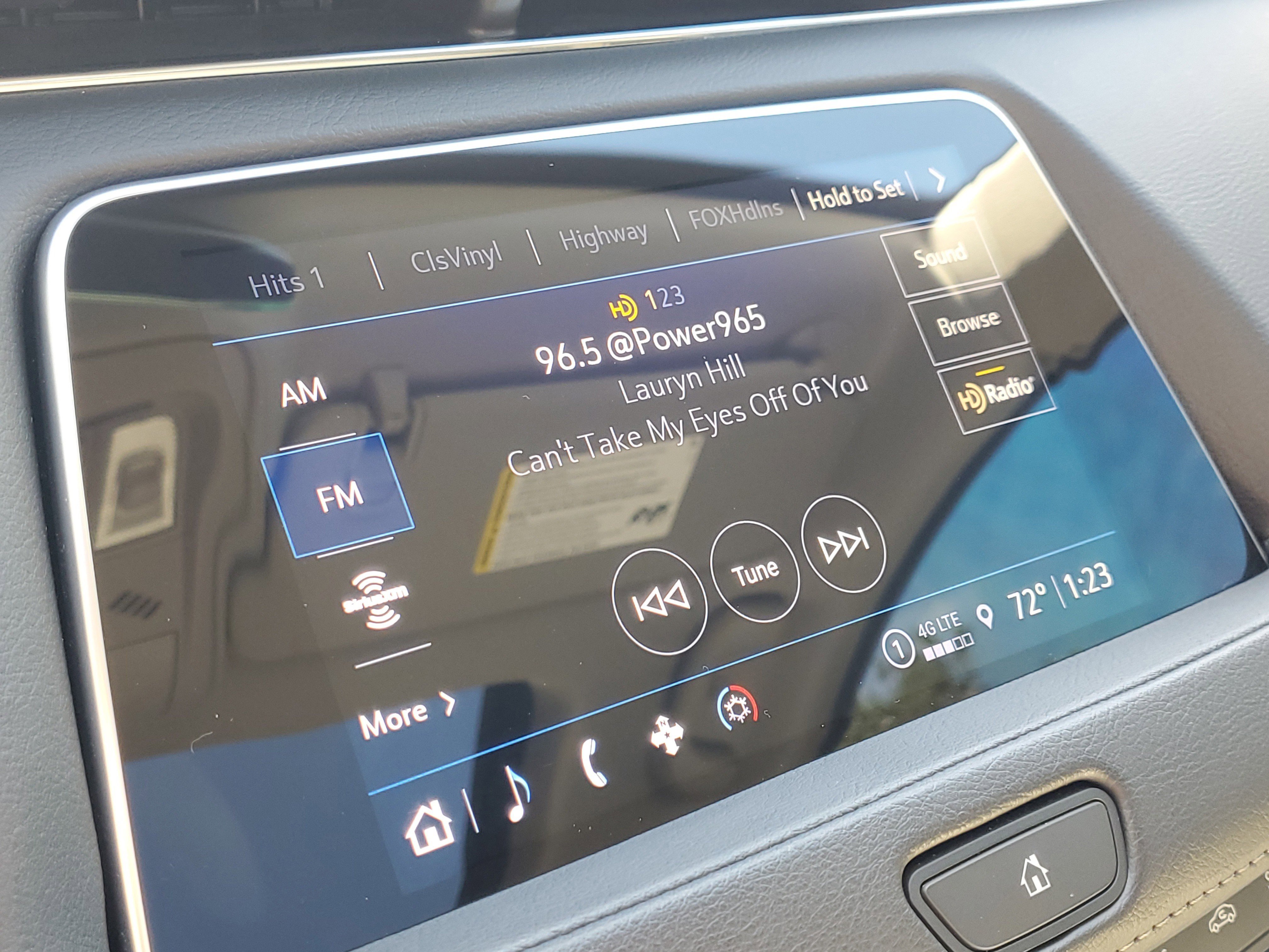 Used 2023 Cadillac XT4 Luxury w/ Cold Weather Package image 27