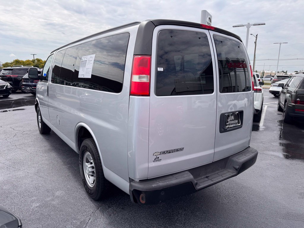 Used 2019 Chevrolet Express 2500 LS w/ Driver Convenience Package RWD image 3