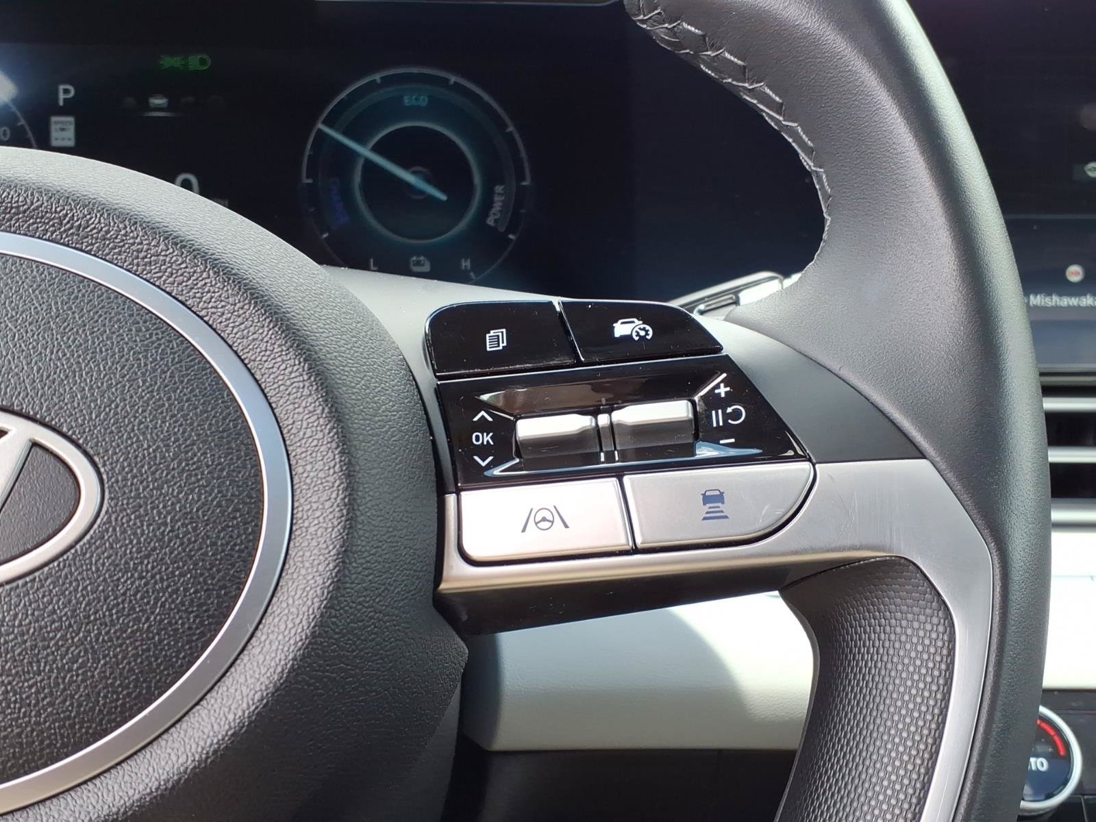 New 2025 Hyundai Elantra Limited FWD image 20