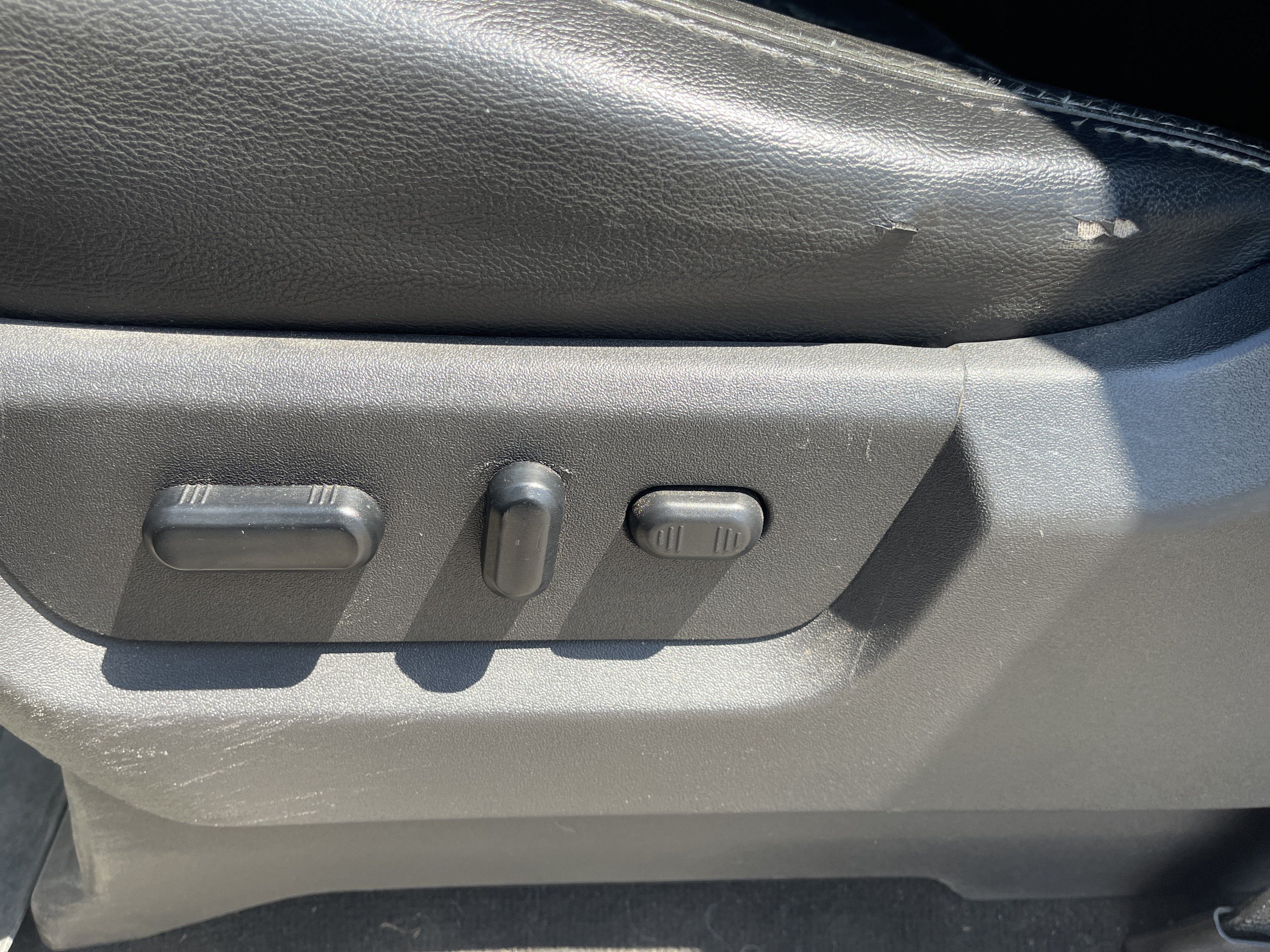 Used 2012 Ford F350 Lariat w/ Lariat Ultimate Pkg AWD/4WD image 37