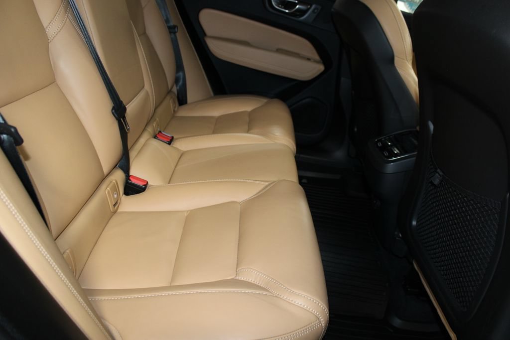 Used 2023 Volvo XC60 B6 Ultimate w/ Climate Package AWD/4WD image 32