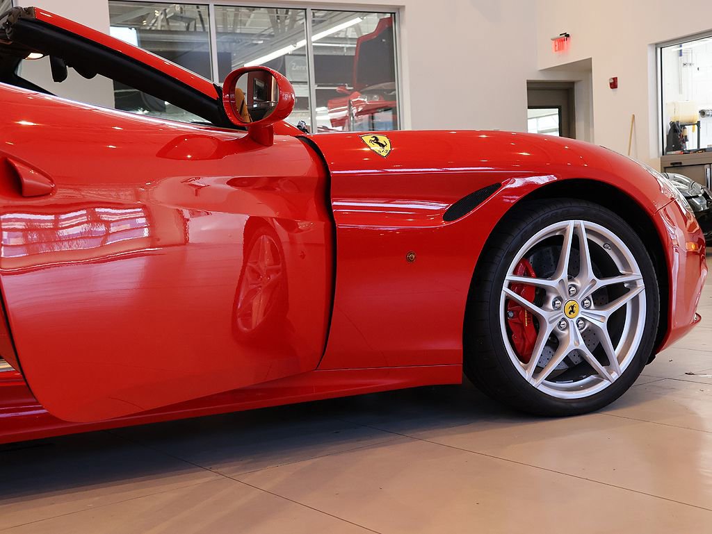 Certified 2017 Ferrari California T image 44