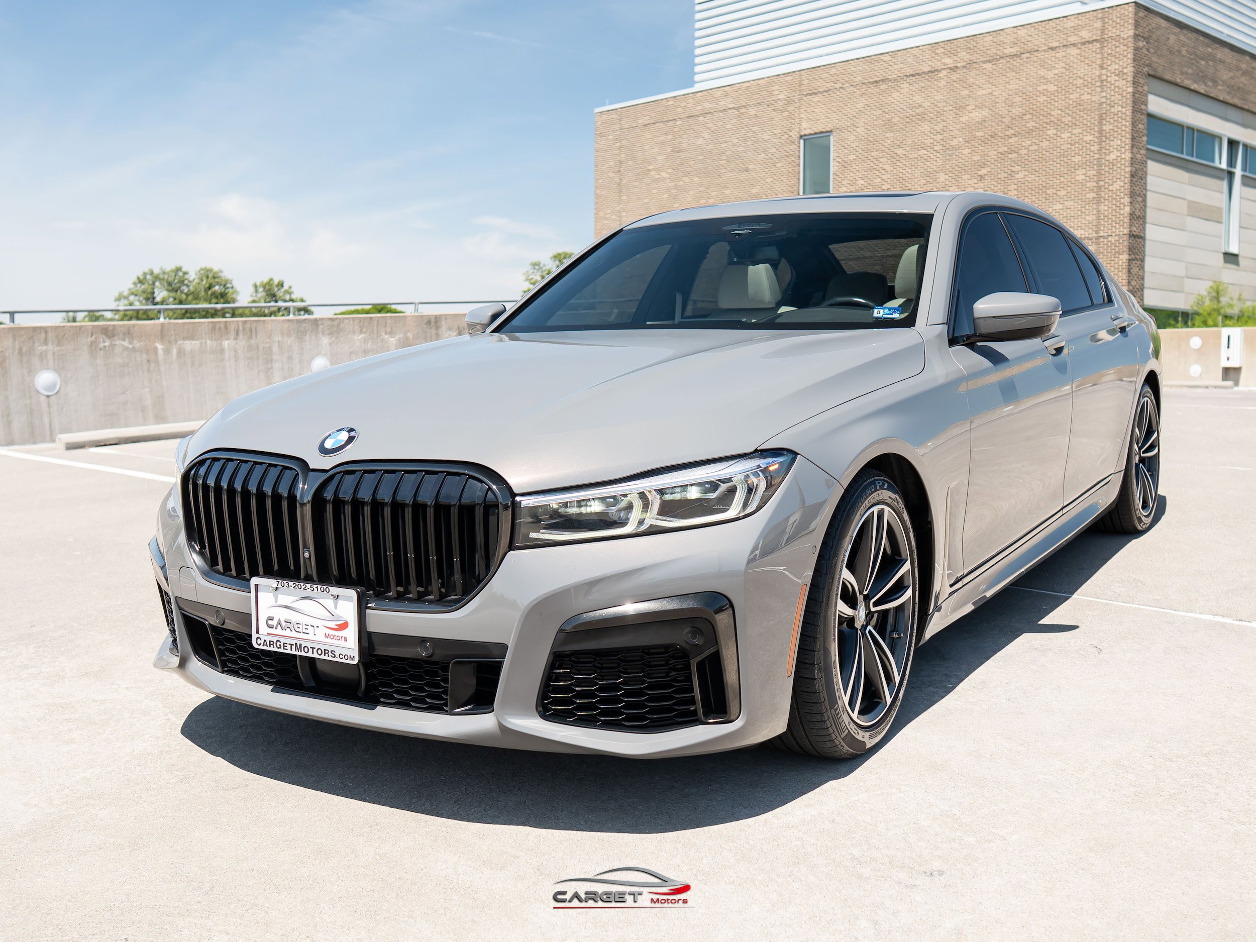 Used 2022 BMW 750i xDrive w/ Luxury Rear Seating Package AWD/4WD image 3