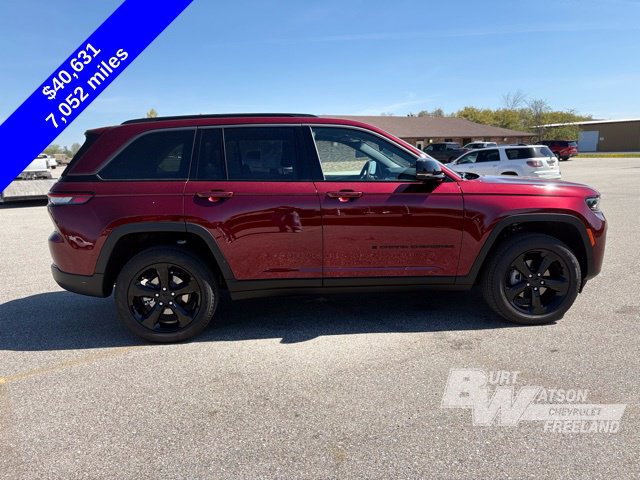 Used 2026 Jeep Grand Cherokee Limited w/ Limited Altitude Package AWD/4WD image 7