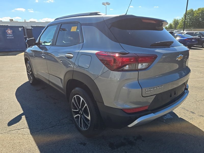 Used 2025 Chevrolet TrailBlazer LT AWD/4WD image 5