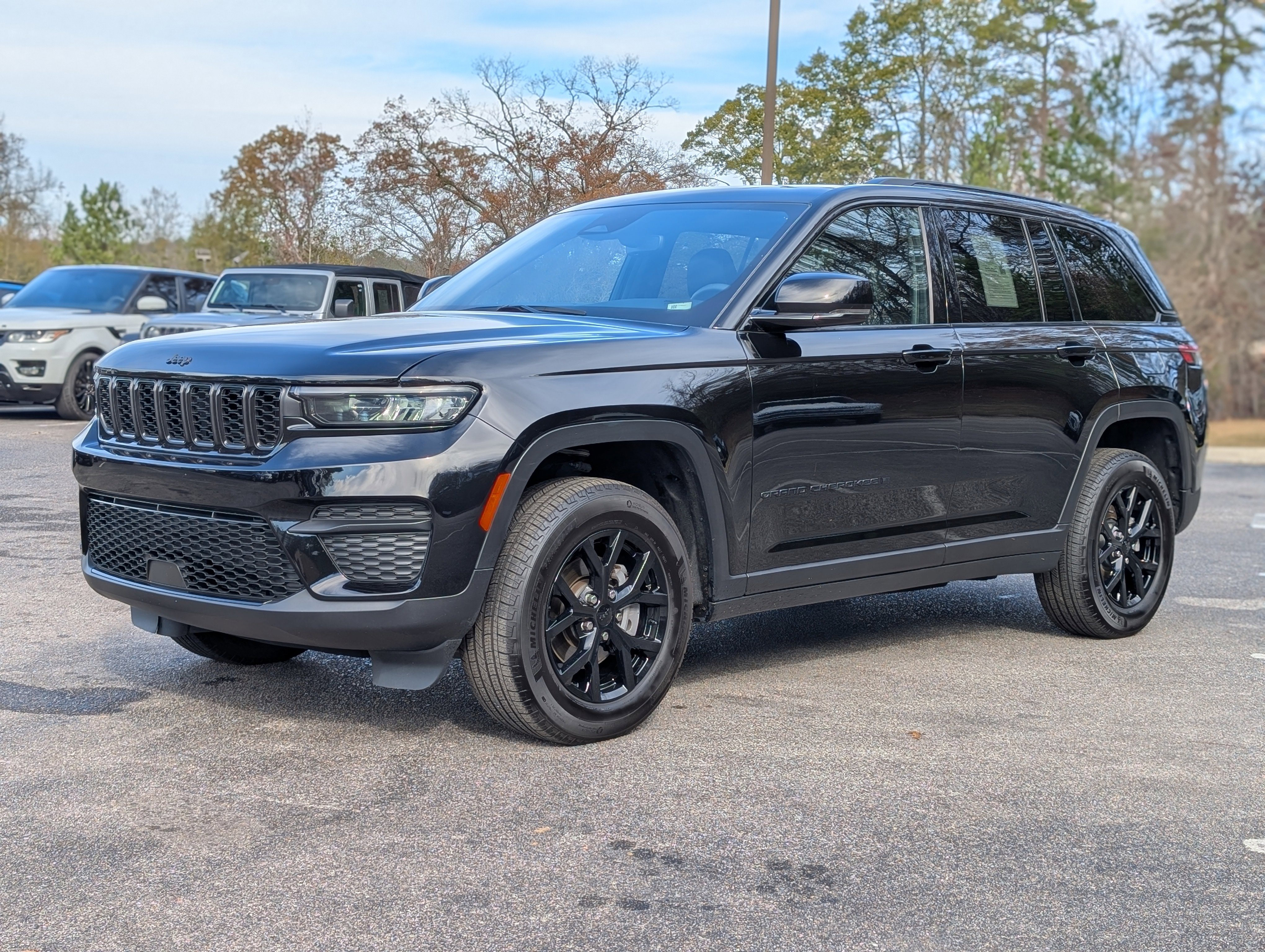 Used 2024 Jeep Grand Cherokee Altitude image 5