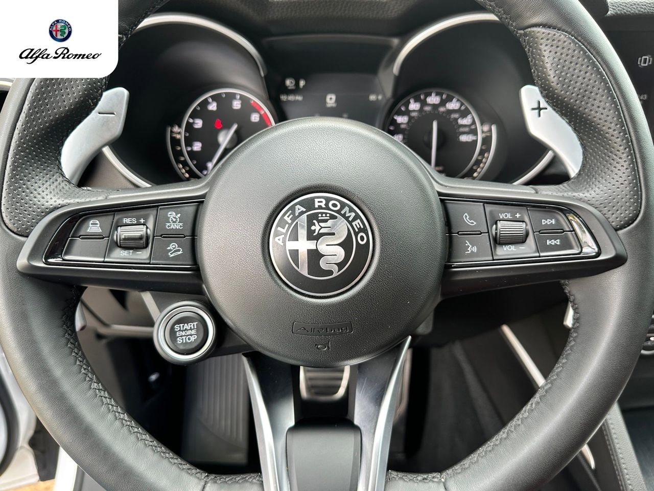 Used 2023 Alfa Romeo Stelvio Sprint image 14