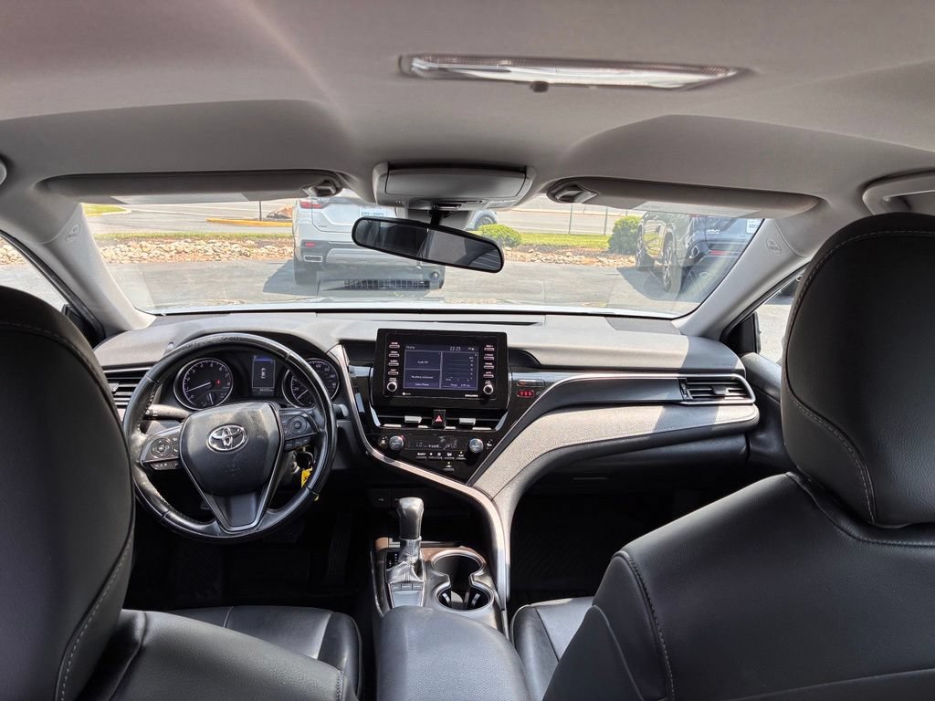 Used 2023 Toyota Camry SE FWD image 14