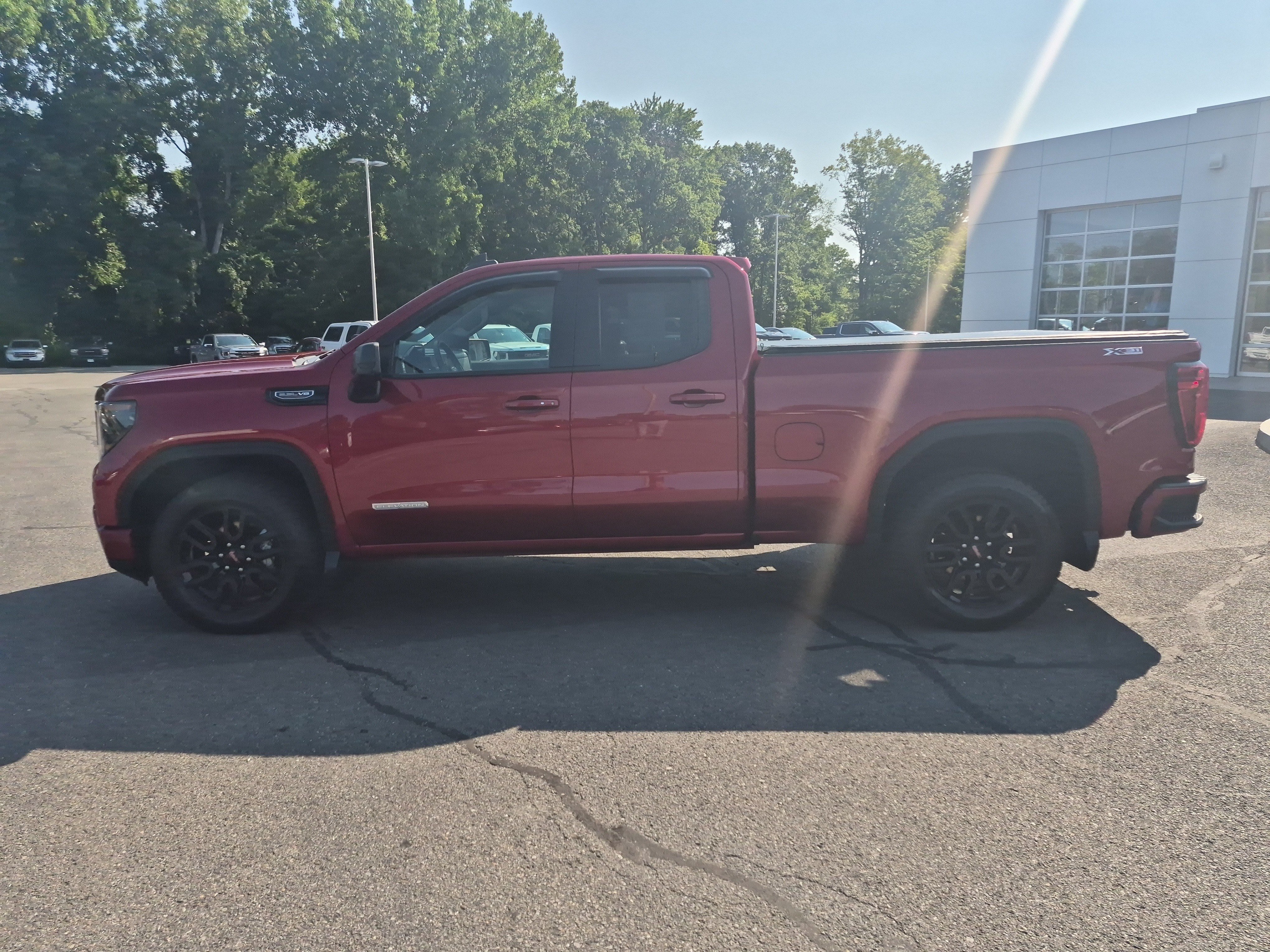 Used 2023 GMC Sierra 1500 Elevation AWD/4WD image 2