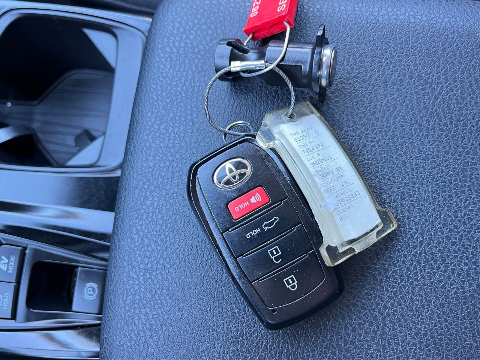 Used 2025 Toyota Camry LE image 30