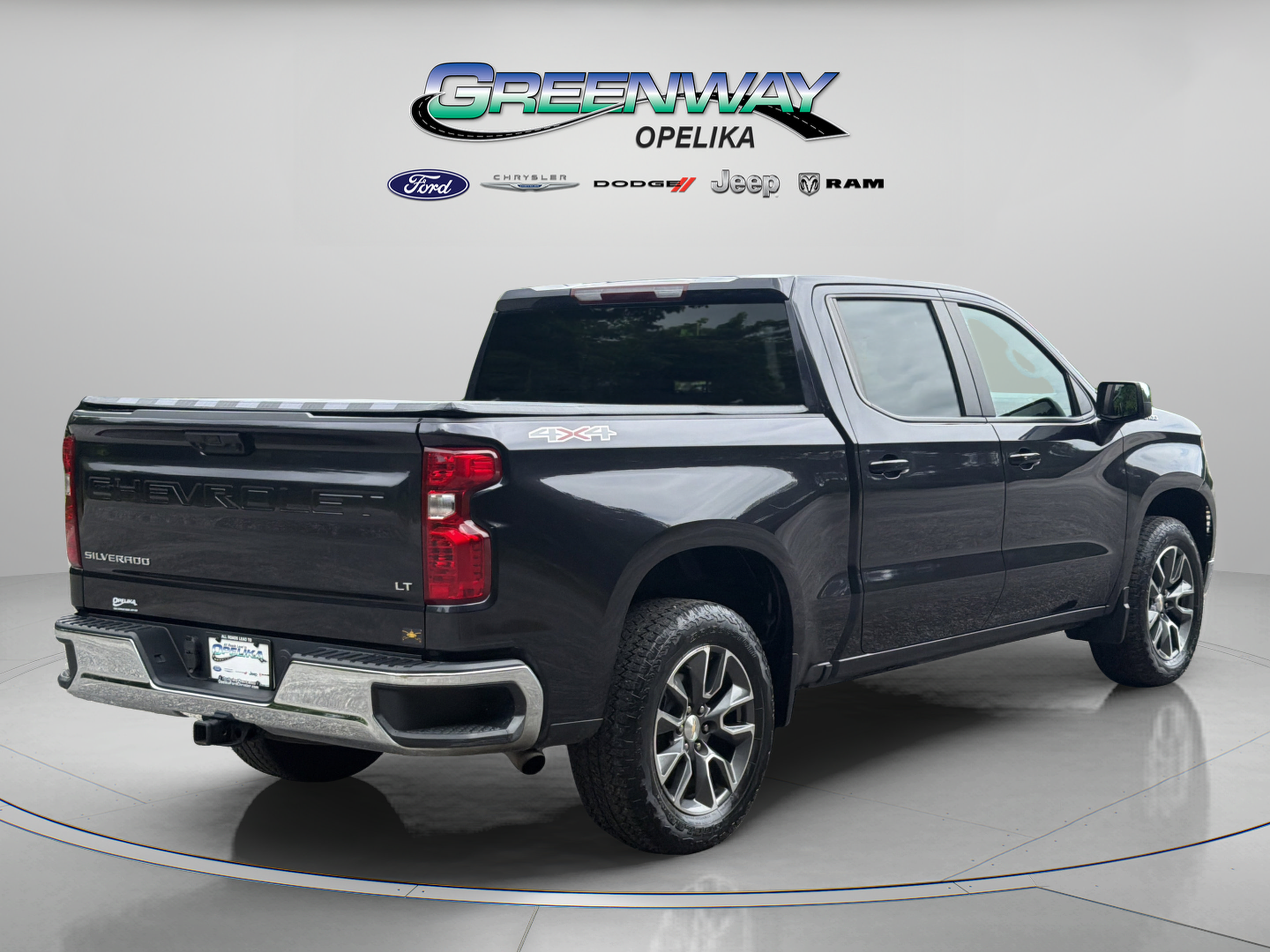 Used 2022 Chevrolet Silverado 1500 LT AWD/4WD image 6