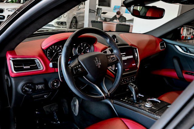 Used 2022 Maserati Ghibli Modena Q4 image 13