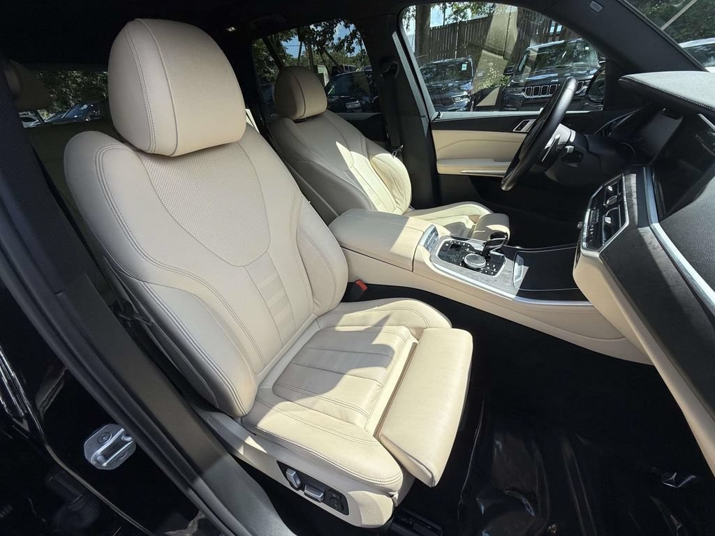 Used 2022 BMW X5 xDrive40i w/ M Sport Package AWD/4WD image 9