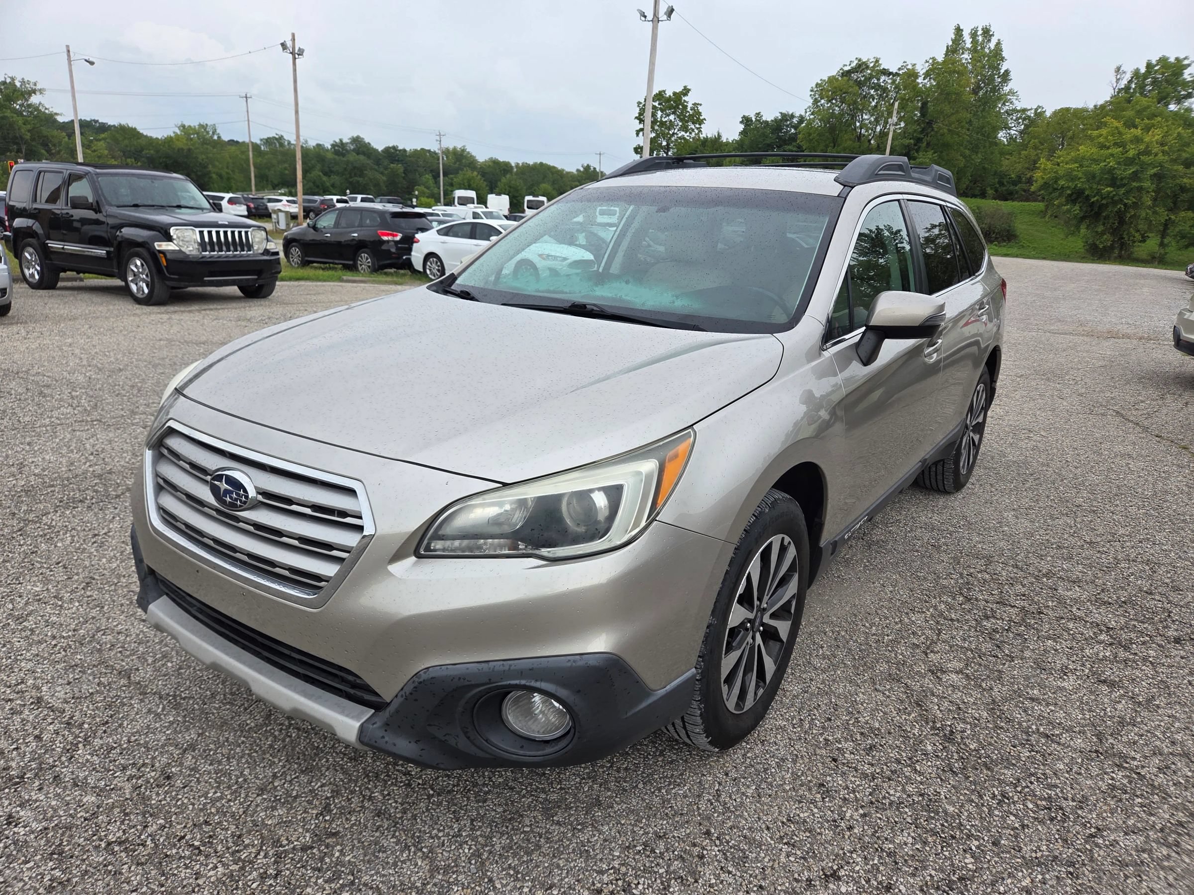 Used 2016 Subaru Outback 2.5i Limited AWD/4WD image 2