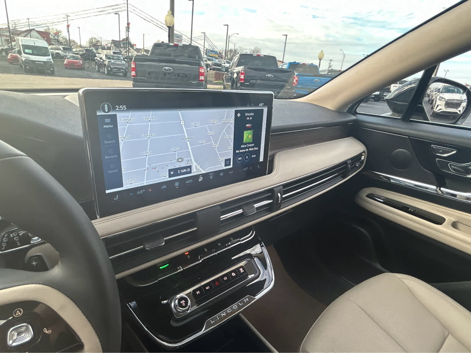 Used 2025 Lincoln Corsair Grand Touring image 37